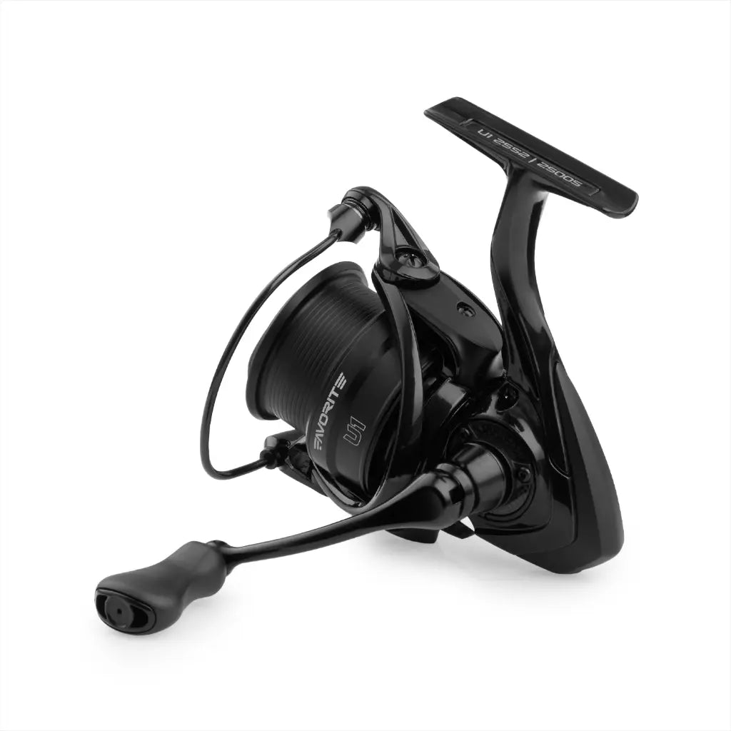 Spinning reel Favorite U1